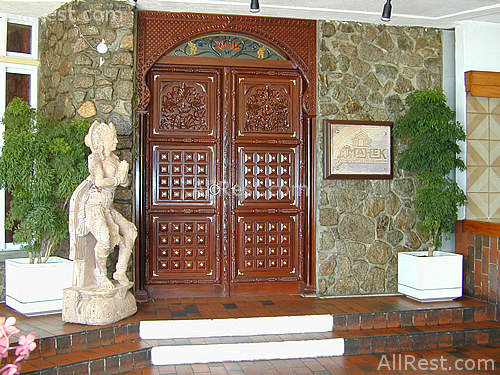Coral Strand Hotel 8